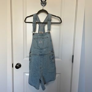 Levi’s overall shorts